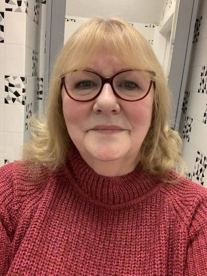 <em>Linda T. - 54 | Verified Customer</em>